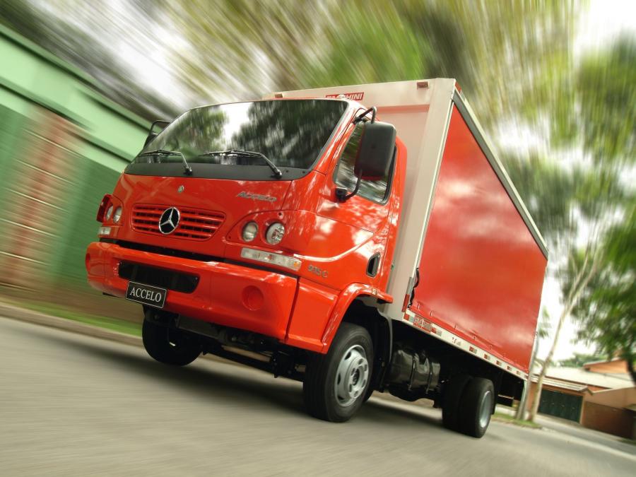  Mercedes-Benz Accelo 915C 2003 года  (фото 3 из 4)